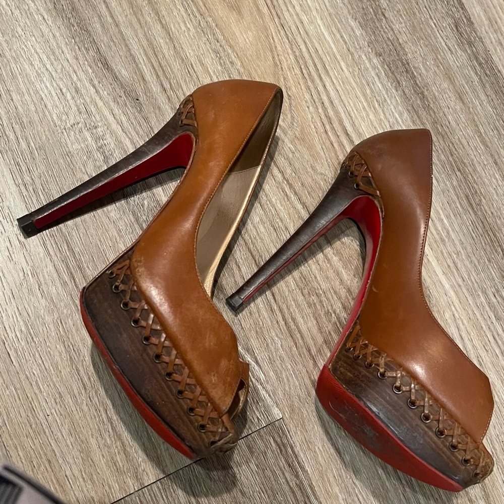 Heels - Picture 1 of 12